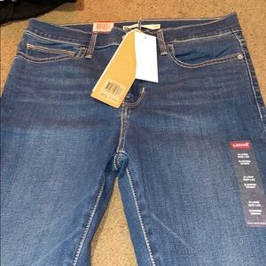 Levi’s slimming skinny